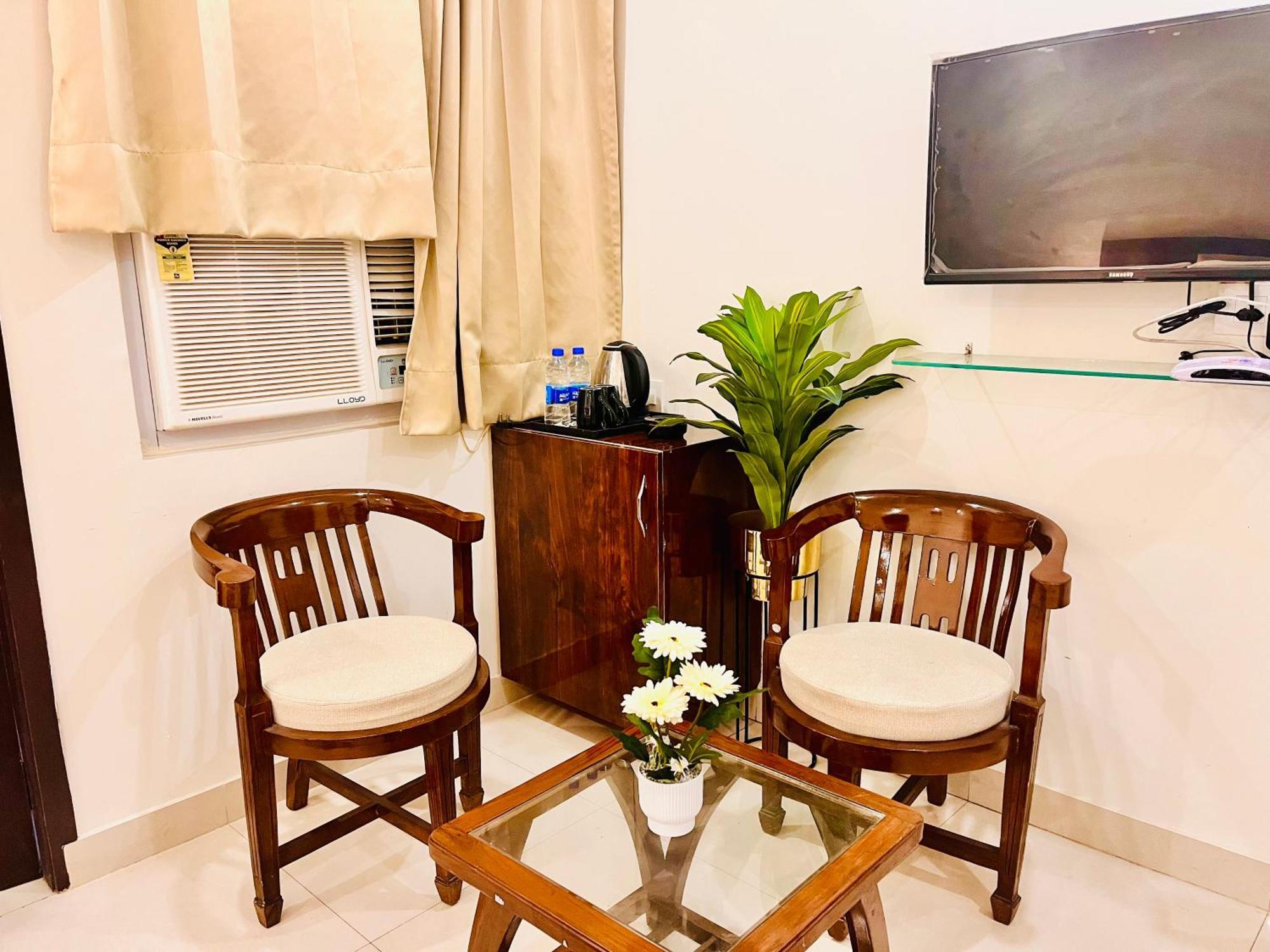 Sampat Royal Cafe Hotel Делхи Екстериор снимка